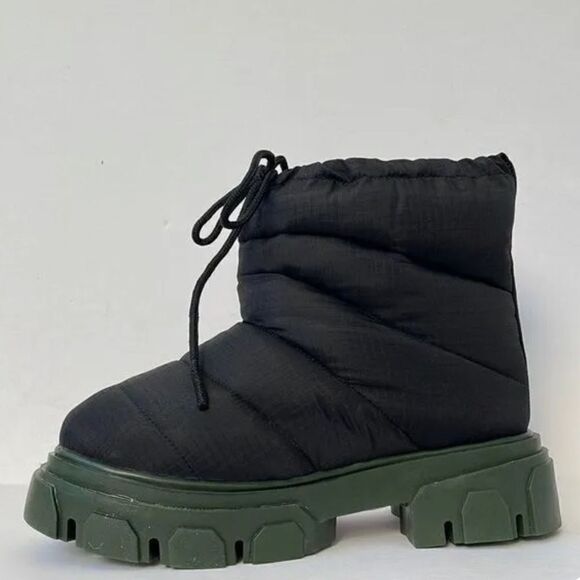 FARM Rio Lug Sole Bootie in Black size US 7M - Picture 2 of 7